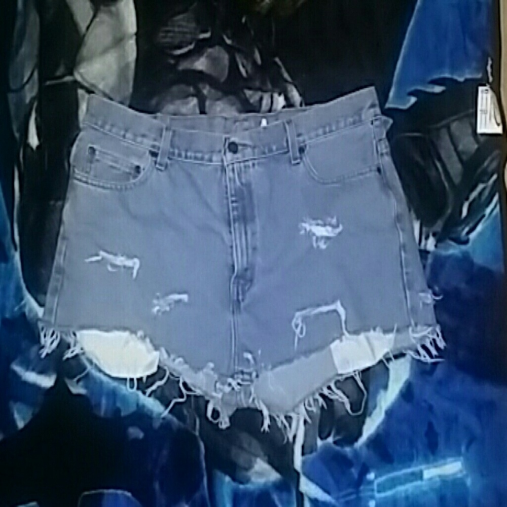 Cute ripped jean shorts